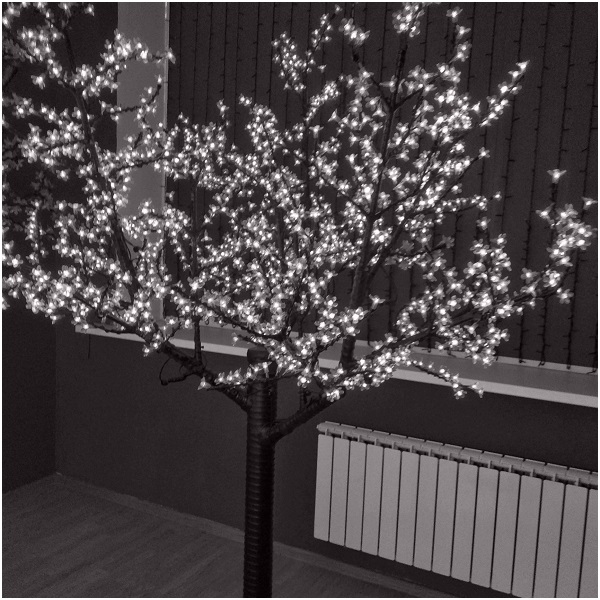 Светодиодное дерево Сакура 2,4 метра белое